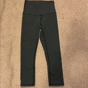 Lululemon grey cropped leggings